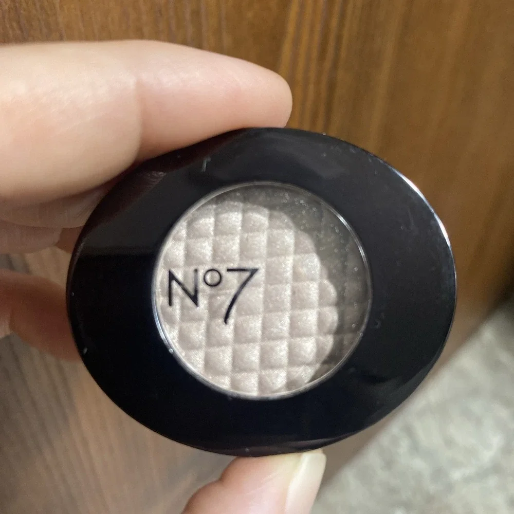 No7 Eyeshadow Full Size Eyeshadow Wheatsheaf Shade 1.9g .06 Oz Brand New‎